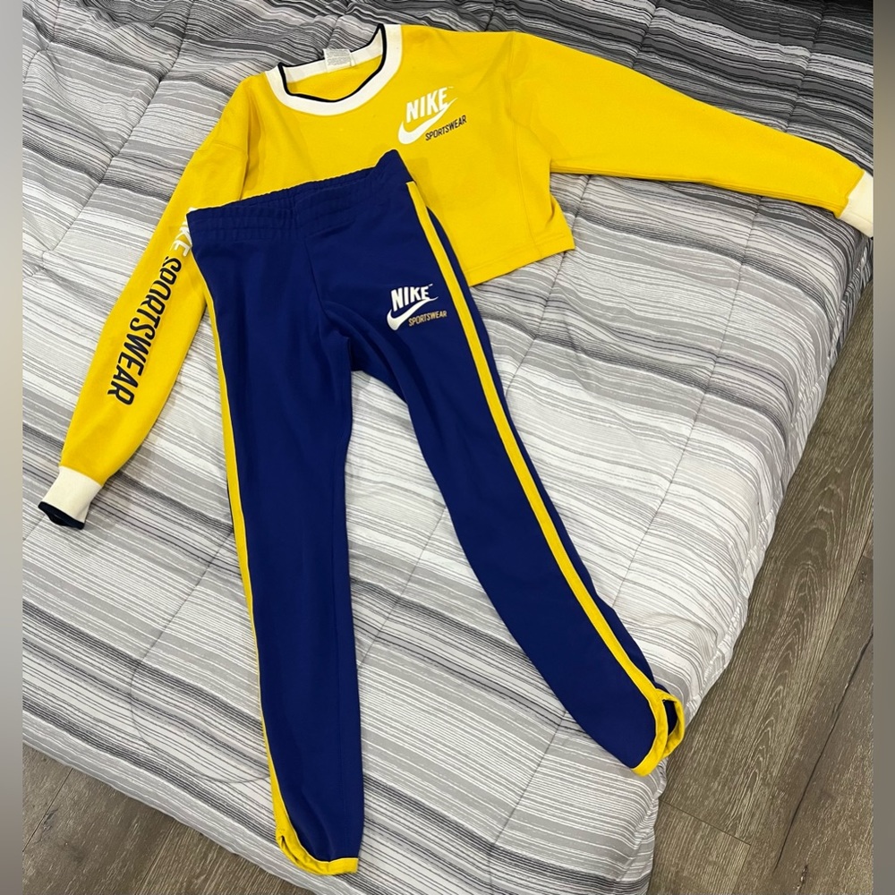 Nike Reversible Archive Crop Crew - Womens Vivid Sulfur with matching pants set